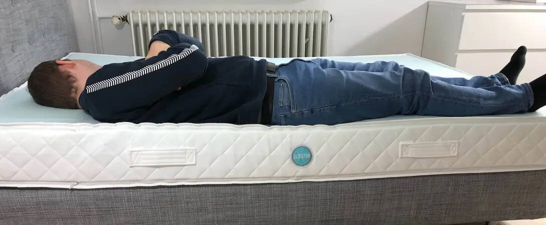 DIE MATRATZE von Weltbett 18 cm Version mit Probeschläfer